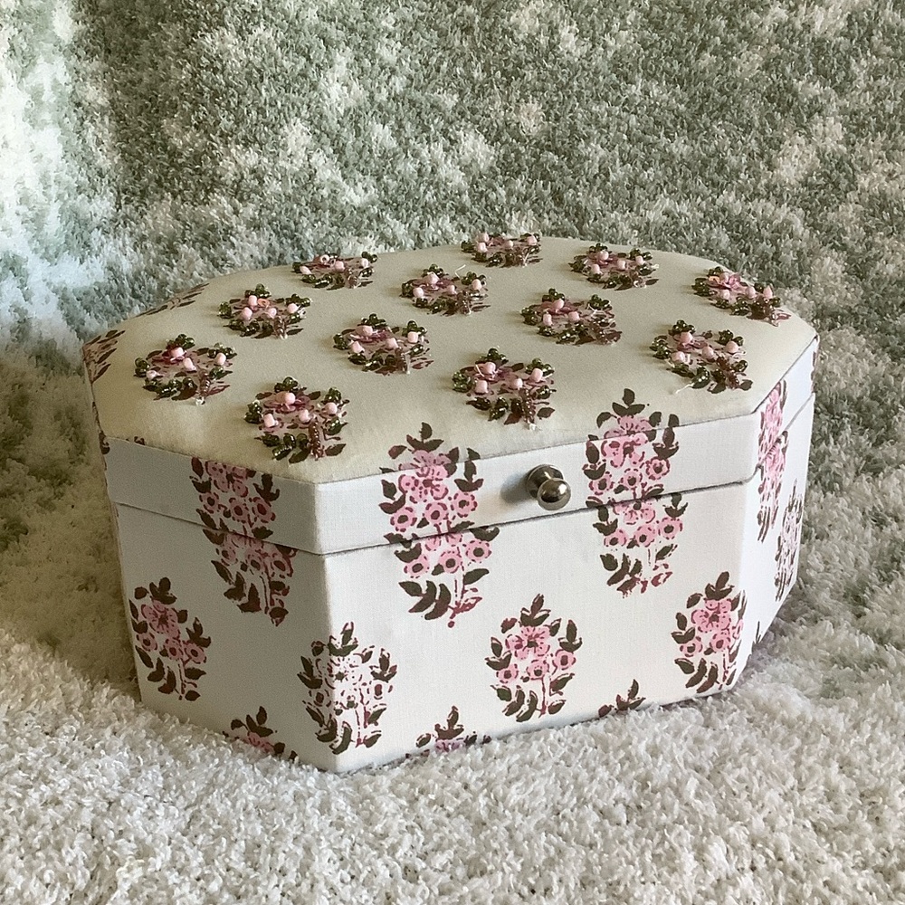 Floral Quilted Octagonal Jewelry Box India NWT - Picture 14 of 14
